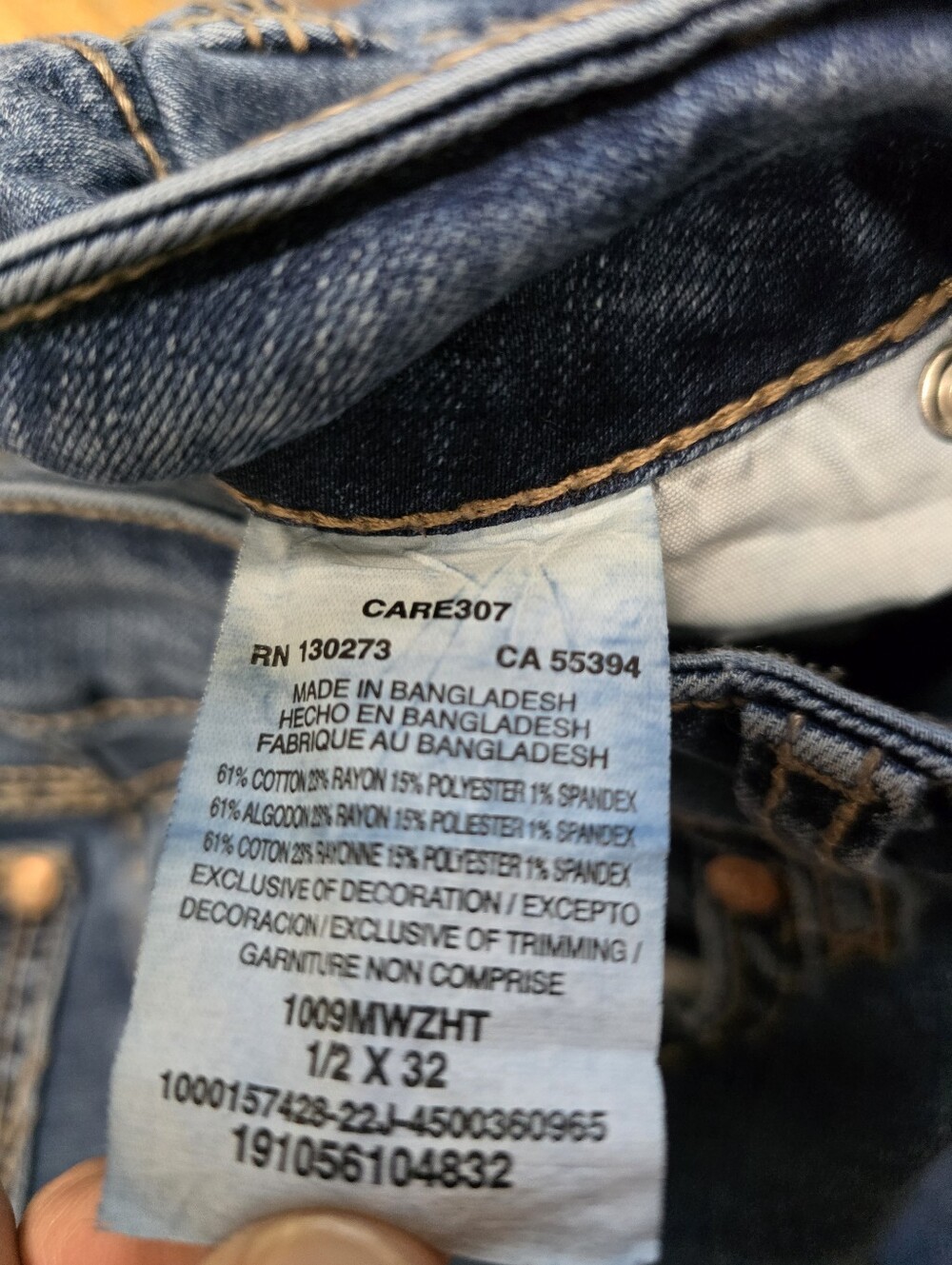 Wrangler Mid Rise Bootcut JeansSize 1/2 x 32 - Picture 3 of 5